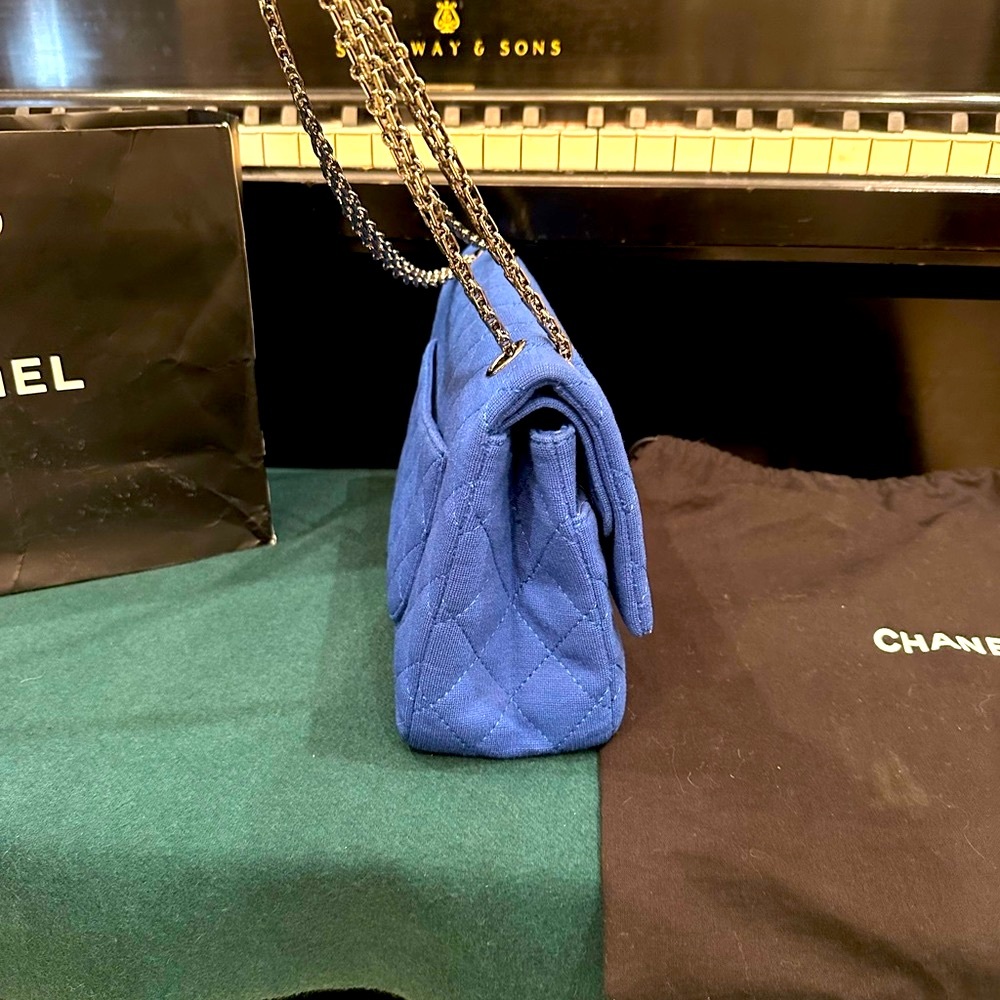 Chanel bag Chanel 2.55 shoulder bag in Blue quilted canvas - Picture 7 of 9